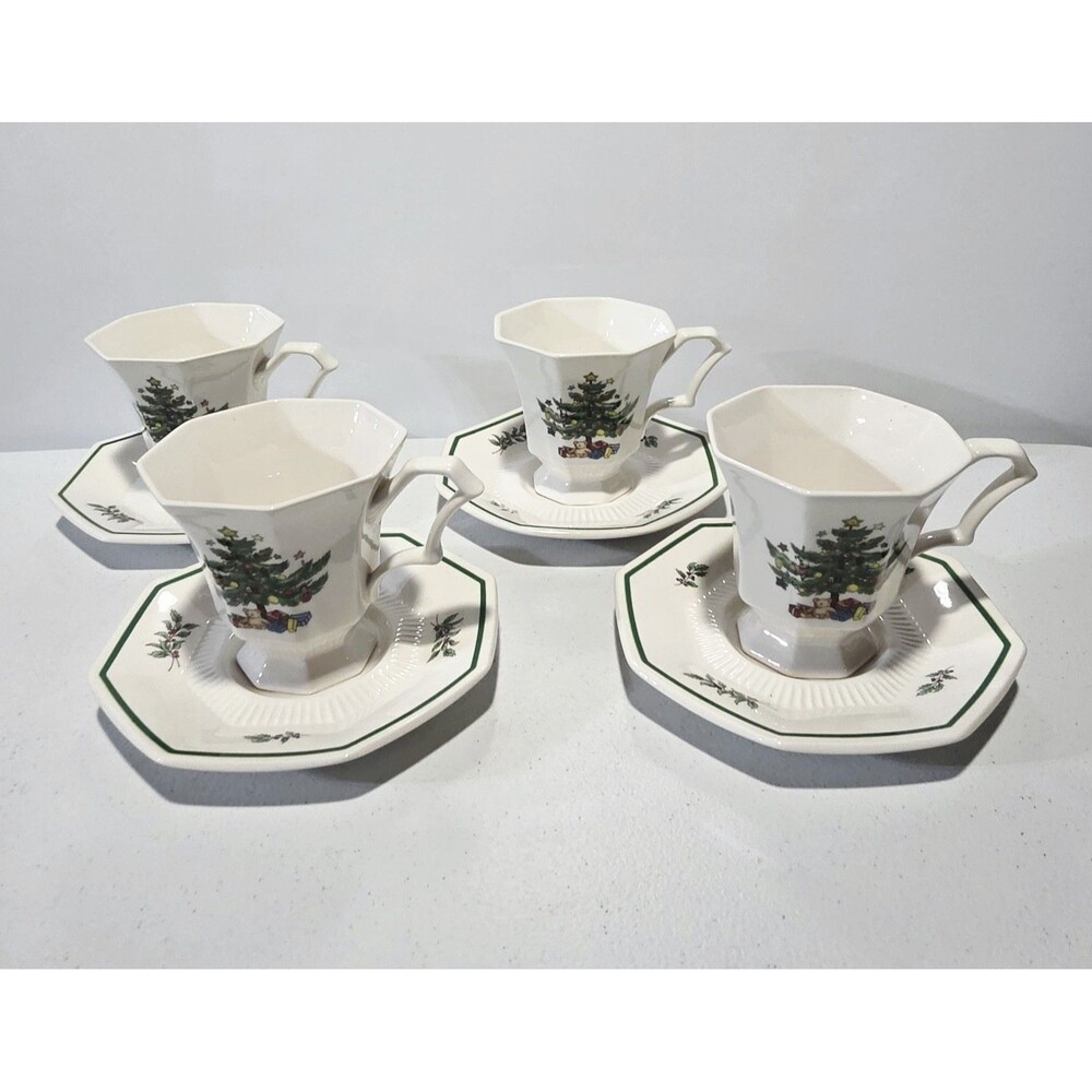 4 Nikko Christmas Coffee Mugs Cups with Saucers Set Excellent Used Condition